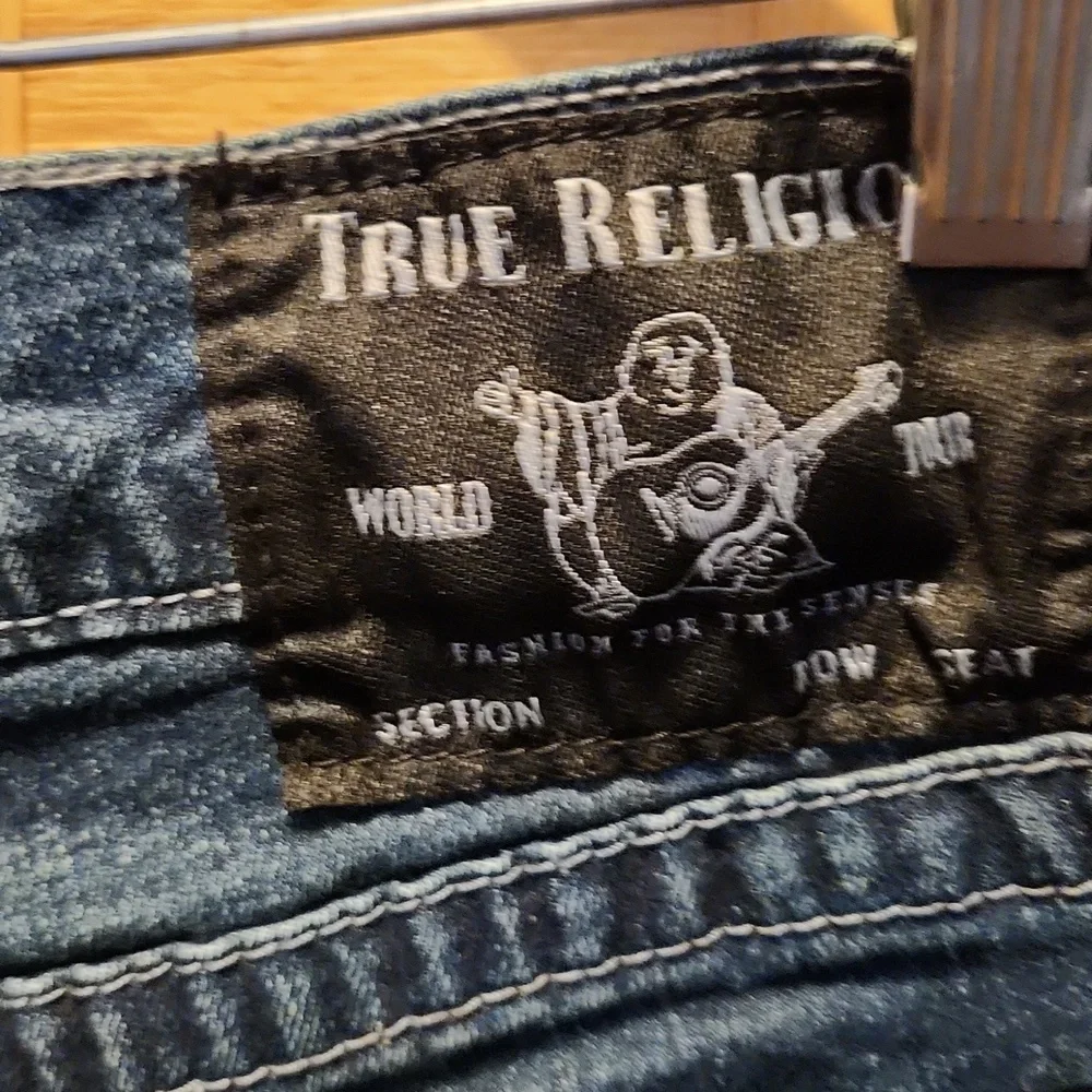 True Religion 36/33.5 Relaxed Skinny Rocco